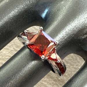 Smile 10KT White Gold Filled Cubic Zirconia Ring Size 7 Garnet Ruby Filigree
